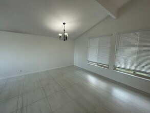 13161 Shalimar Pl in Del Mar, CA - Building Photo - Building Photo