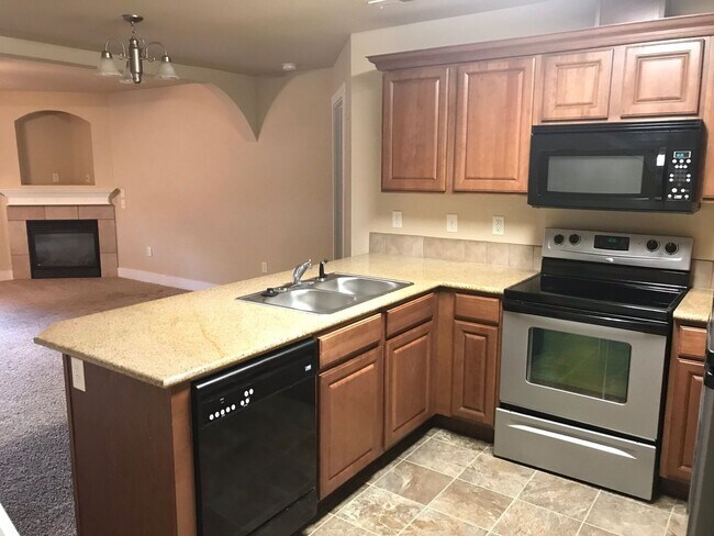 9851 W Rosecroft Ct in Boise, ID - Foto de edificio - Building Photo