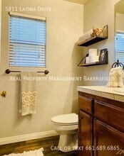 5811 Latina Dr in Bakersfield, CA - Building Photo - Building Photo