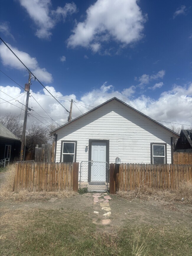 property at 457 W Sheridan St