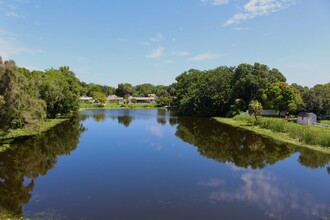 Lakeshore Apartments in St. Petersburg, FL - Building Photo - Building Photo