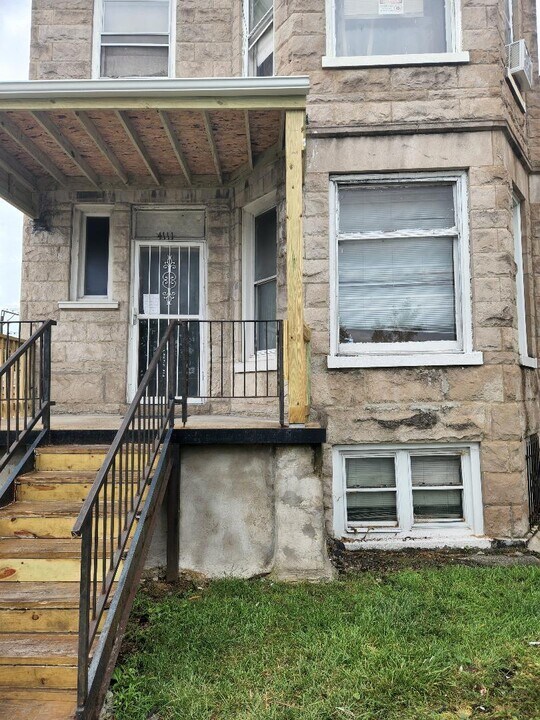 4111 W Harrison St in Chicago, IL - Building Photo