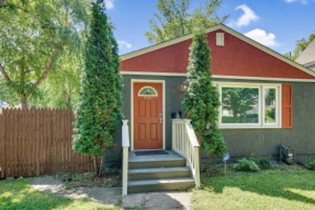 996 Fremont Ave E in St. Paul, MN - Building Photo - Building Photo