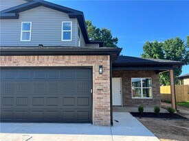 502 Cosmos St in Centerton, AR - Building Photo