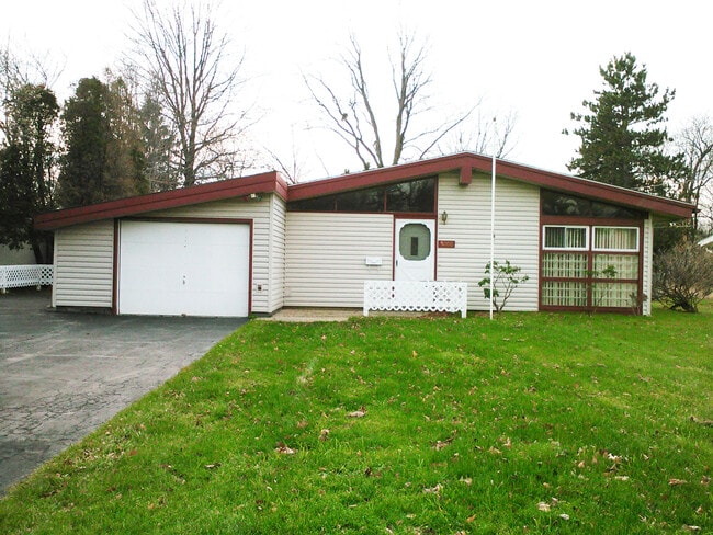 property at 5000 Horizon Dr