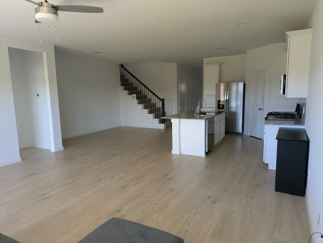 property at 1019 Vista Pointe Dr