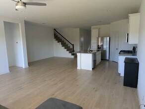 1019 Vista Pointe Dr in Fresno, TX - Building Photo - Building Photo