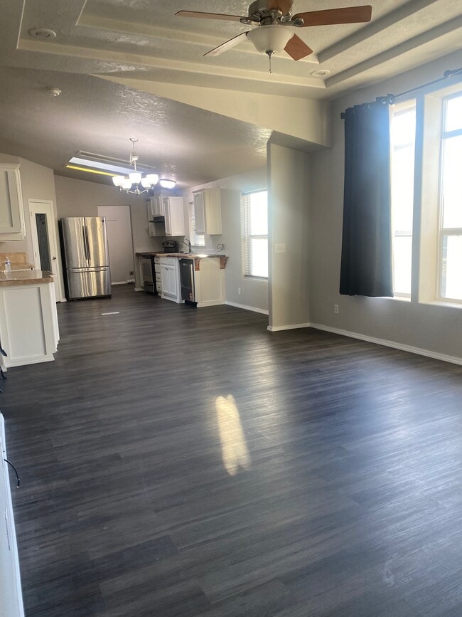 357 McDonald Rd in Toppenish, WA - Building Photo - Building Photo