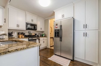 1276 Lyle Pl NW, Unit O11 in Atlanta, GA - Building Photo - Building Photo