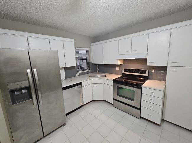 1913 Carambola Cir S