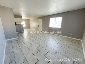 4332 N Vornsand Dr, Unit #1 in Las Vegas, NV - Building Photo - Building Photo