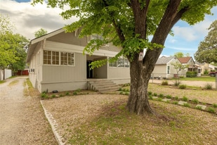 2317 Gilford St in Dallas, TX - Building Photo