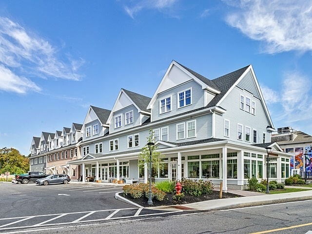 property at 1 Pleasant St