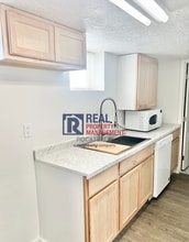 1329 S 3rd Ave in Pocatello, ID - Foto de edificio - Building Photo