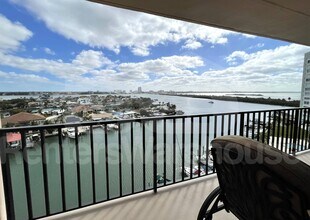 51 Island Way, Unit Unit 906 in Clearwater, FL - Building Photo - Building Photo