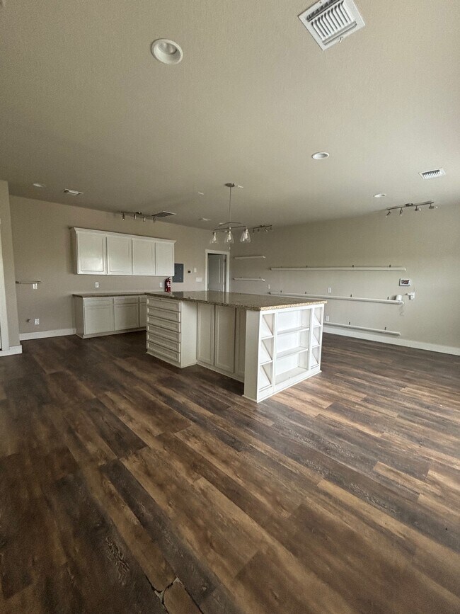 100 Strawberry Flds in Poteet, TX - Building Photo - Building Photo