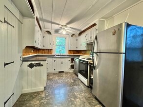 101 Sandy Point Rd in Stockton Springs, ME - Building Photo - Building Photo