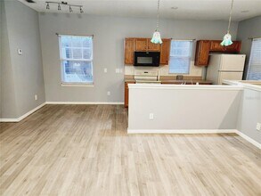 1014 Persimmon St in Kissimmee, FL - Foto de edificio - Building Photo