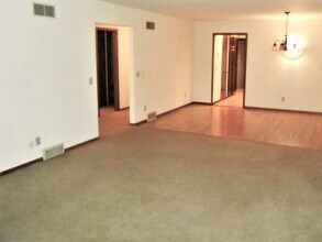 1701 Elka Ln in Madison, WI - Building Photo - Building Photo