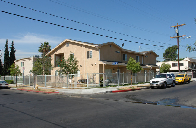 12040 Dehougne St in North Hollywood, CA - Building Photo - Building Photo