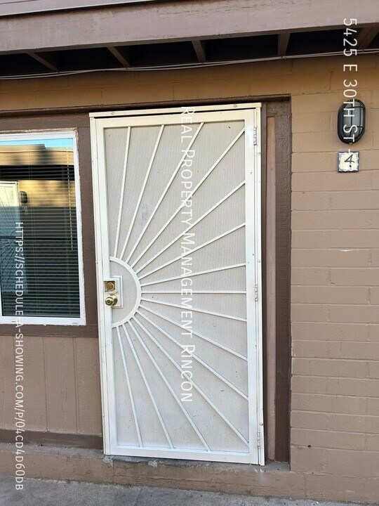 5425 E 30th St in Tucson, AZ - Building Photo