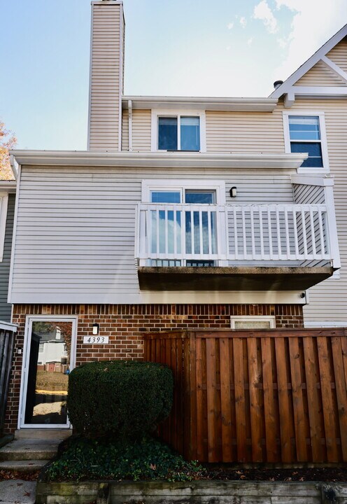 4393 Pembrook Village Dr in Alexandria, VA - Building Photo