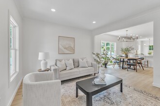 801 N Elm St in Durham, NC - Building Photo - Building Photo