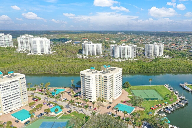 25 Bluebill Ave, Unit 25 bluebill ave unit 201 in Naples, FL - Building Photo - Building Photo