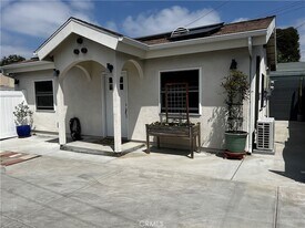 8146 Washington Ave in Whittier, CA - Building Photo