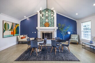 Lakeshore Apartments in Indianapolis, IN - Foto de edificio - Interior Photo