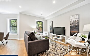 2240 N Kenmore Ave, Unit 2S in Chicago, IL - Building Photo - Building Photo