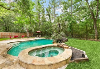71 E Sterling Pond Cir in Spring, TX - Building Photo - Building Photo