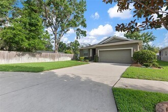 626 Breezeway Ct in Brandon, FL - Building Photo - Building Photo