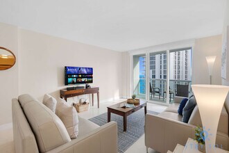 3901 S Ocean Dr in Hollywood, FL - Building Photo - Building Photo