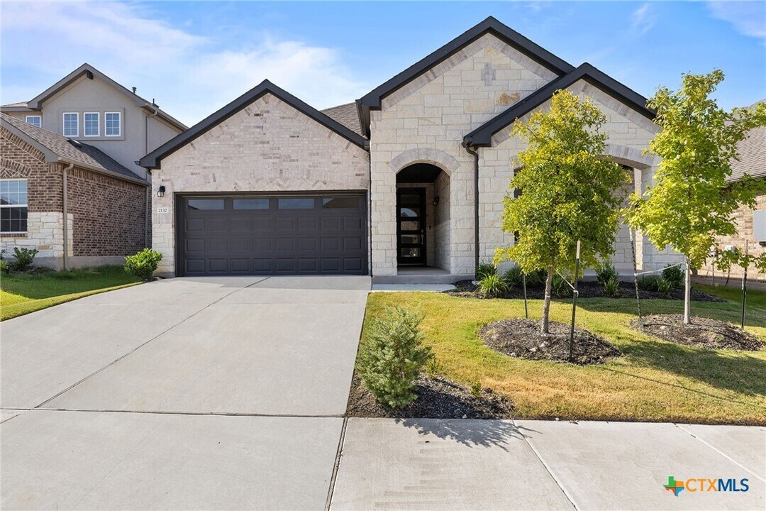 2132 Magnolia Hl Dr in Leander, TX - Foto de edificio