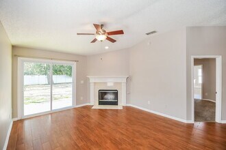 1810 Dartmouth Dr in Middleburg, FL - Building Photo - Building Photo