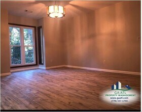 616 Rock Shadow Ct in Stone Mountain, GA - Building Photo - Building Photo