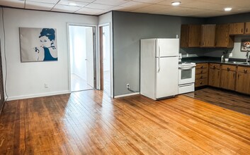 111 Main St-Unit -1 in Calmar, IA - Building Photo - Building Photo