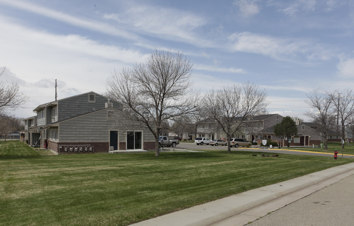 Meadows Townhomes Apartments in Fort Lupton, CO - Building Photo