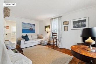 54 Howard St in Sag Harbor, NY - Building Photo - Building Photo