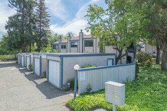 40240-40248 Grimmer Blvd in Fremont, CA - Building Photo - Building Photo