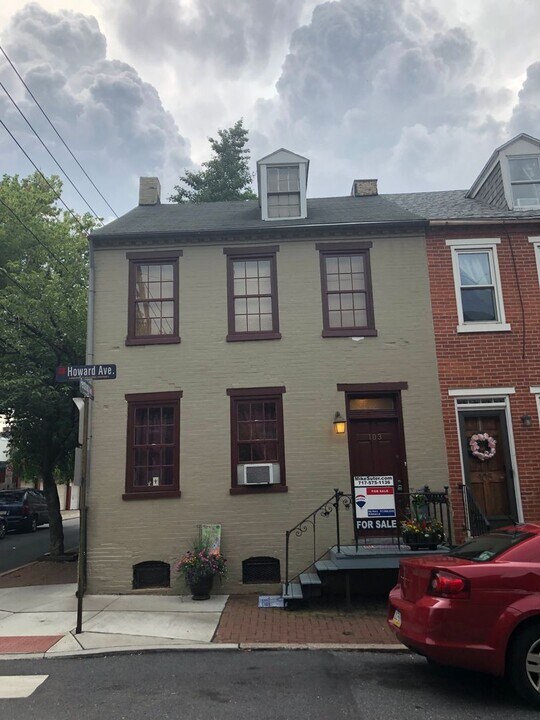 103 Howard Ave in Lancaster, PA - Building Photo
