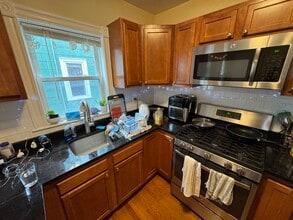 42 Gorham St, Unit 2 in Cambridge, MA - Foto de edificio - Building Photo