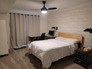 5326 Fleetwood Oaks Ave in Dallas, TX - Building Photo - Building Photo