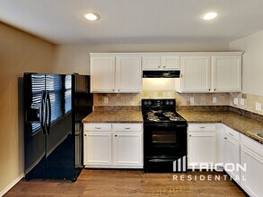 2241 Cavalry Dr in Fort Worth, TX - Building Photo - Building Photo