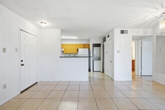 4500 E Oltorf St in Austin, TX - Building Photo - Building Photo