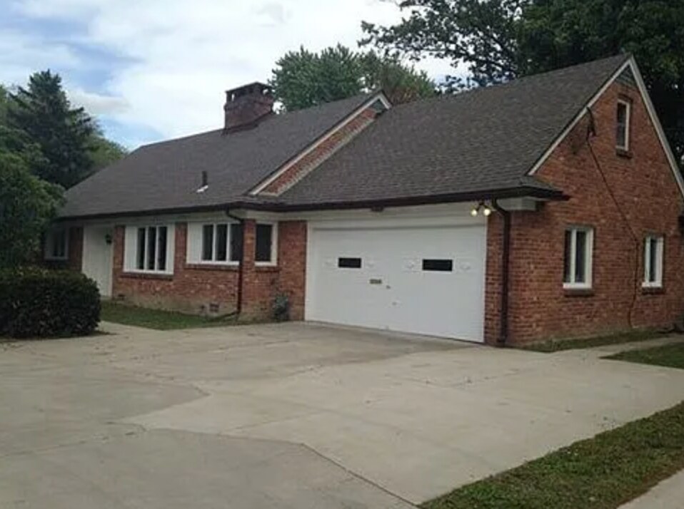 3735 Heatherdowns Blvd in Toledo, OH - Foto de edificio