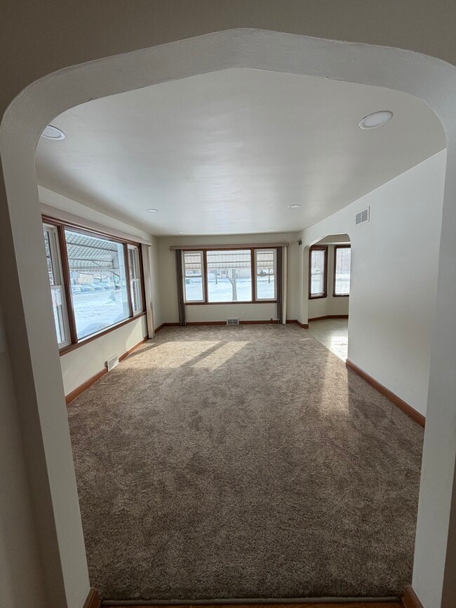 3225 S 40th St in Milwaukee, WI - Building Photo - Building Photo