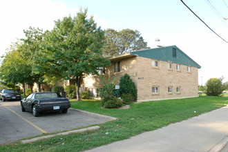 6017 Bass Lake Rd in Minneapolis, MN - Building Photo - Building Photo