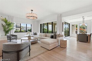 1130 3rd Ave S in Naples, FL - Building Photo